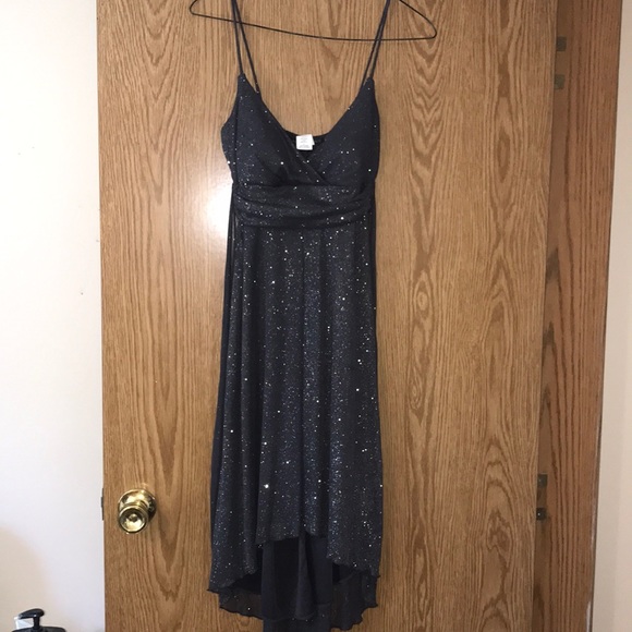 🛍host pick🛍 Sparkly dark grey cocktail dress - Picture 1 of 5